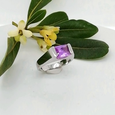 Ring purple stone