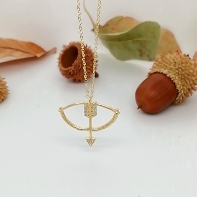 Necklace arrow