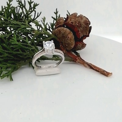 Wedding ring  white gold 14 karats