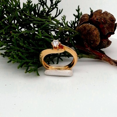 Wedding ring gold flame