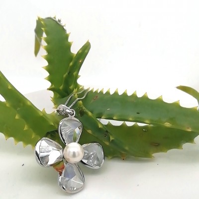Cross central white pearl - 1116