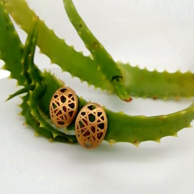 Handmade studded earrings - 1137