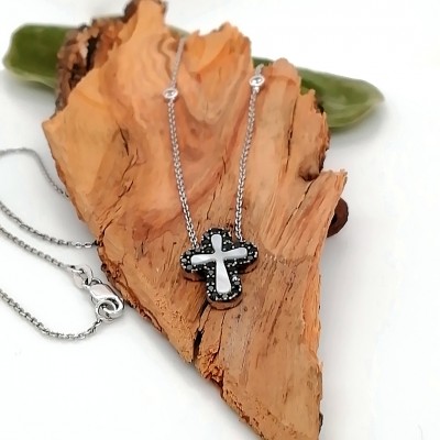 Cross with chain