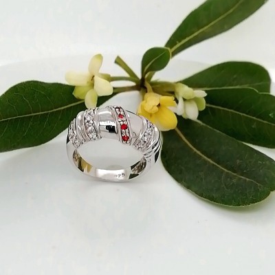 Ring red-white zircons. - 2085