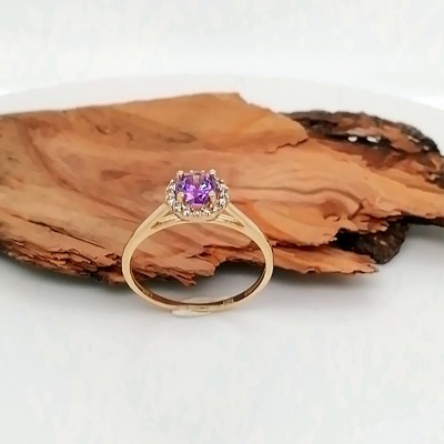 Ring round amethystos