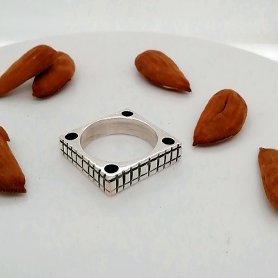 Ring square shape