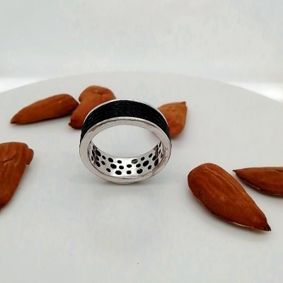 Ring with black leather cordon