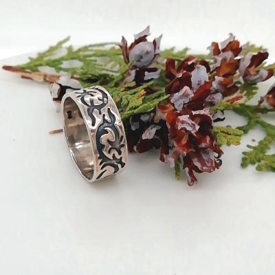 Ring tribal design