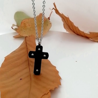 Cross with chain (black frame)-2