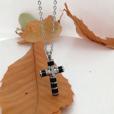 Cross with chain double face