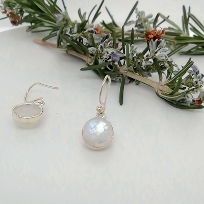 Earrings hanging moonstones-2