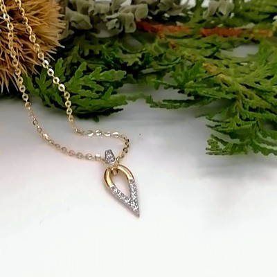 Yellow gold necklace